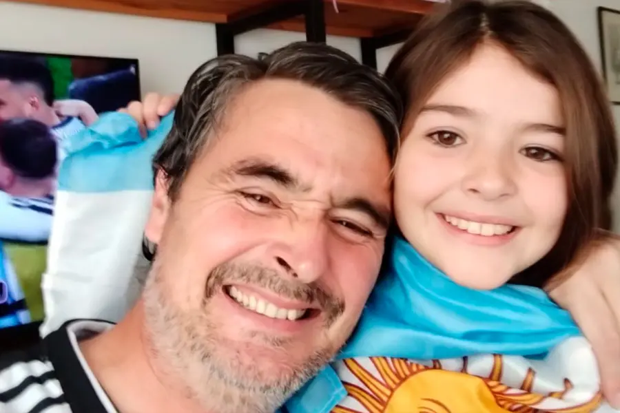 Un payador y su hija emocionaron al pa&iacute;s con canci&oacute;n para la Selecci&oacute;n.
