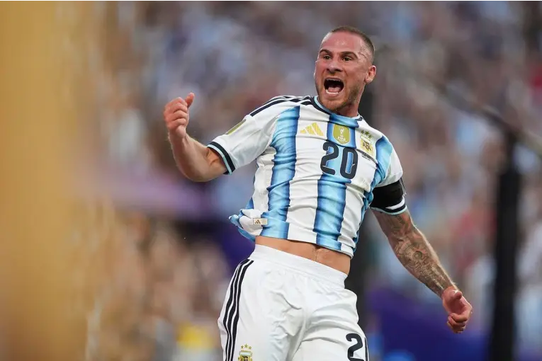 Argentina derrota 1-0 a Suiza y está clasificando a semifinales del Mundial