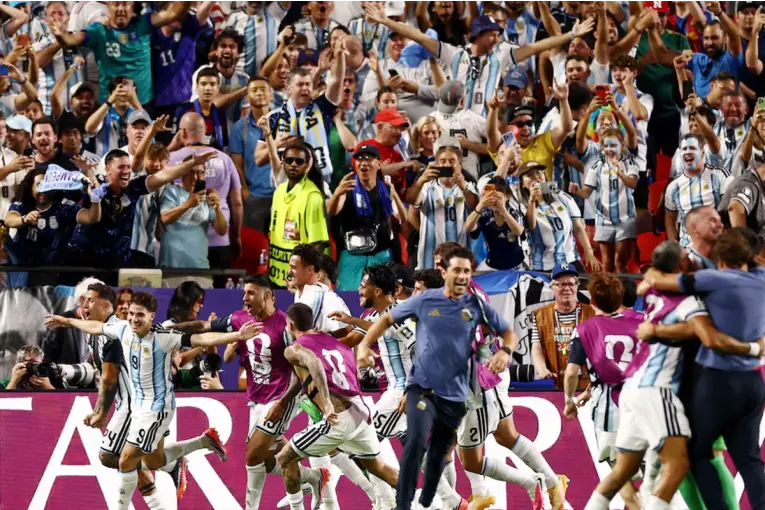 Argentina venció a Suiza en el alargue y avanzó a las semifinales del Mundial