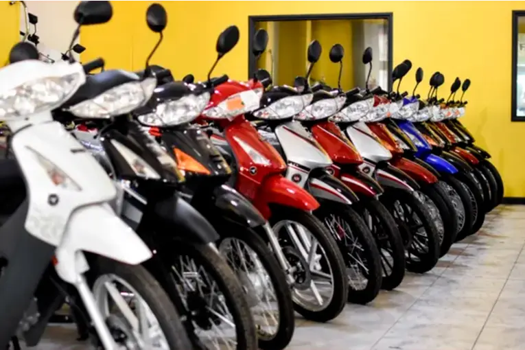 Motos en cuotas: la alternativa de movilidad que crece en Argentina durante 2026