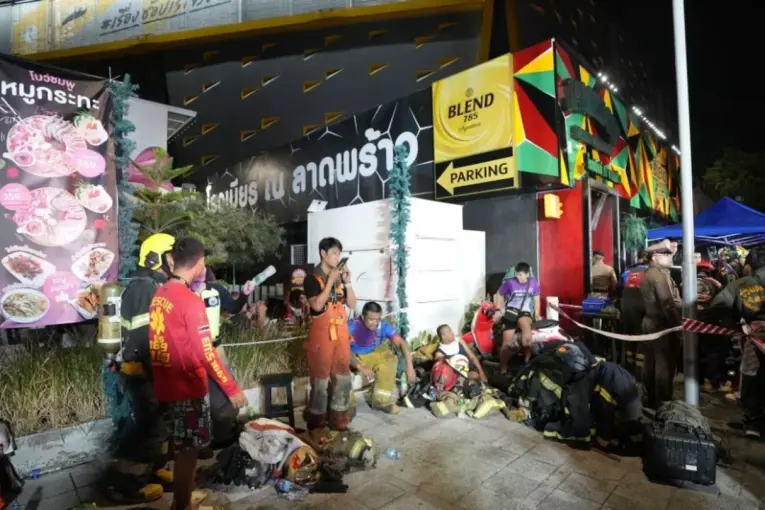 Tragedia en Bangkok: un incendio en un local nocturno dejó al menos 27 muertos y varios heridos
