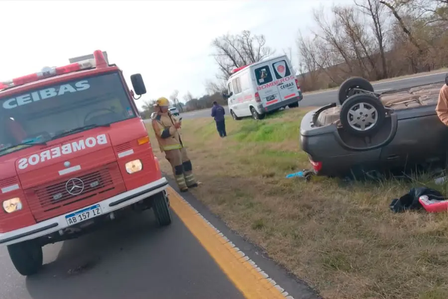(Bomberos Voluntarios de Ceibas).