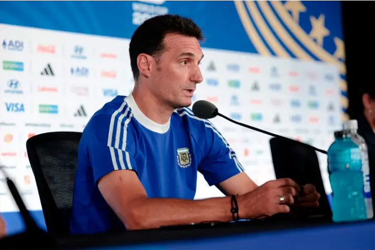 Scaloni anticipó posibles cambios en Argentina para Inglaterra y pidió separar el fútbol de Malvinas