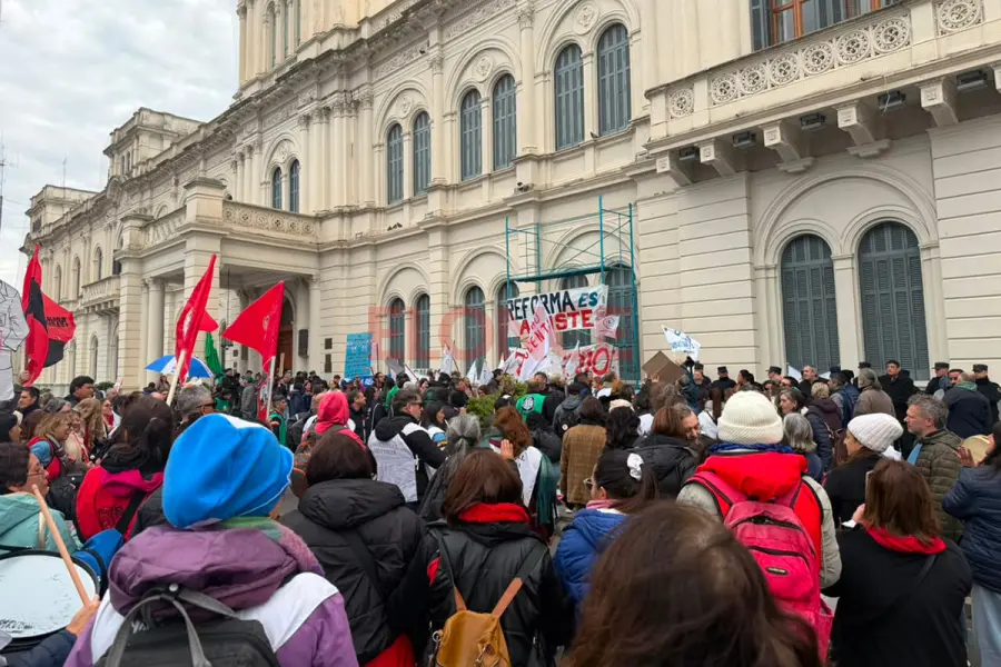 Protesta de la Multisectorial en Defensa de la Caja (foto Elonce)