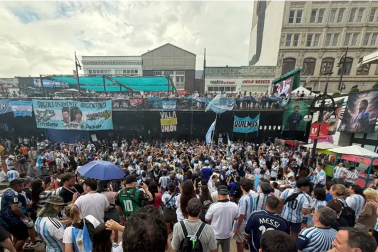 Banderazo argentino en Atlanta en la previa de la semifinal del Mundial