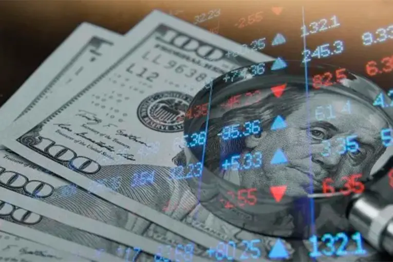 El dólar sigue dominando las reservas, pero el oro gana terreno entre los bancos centrales