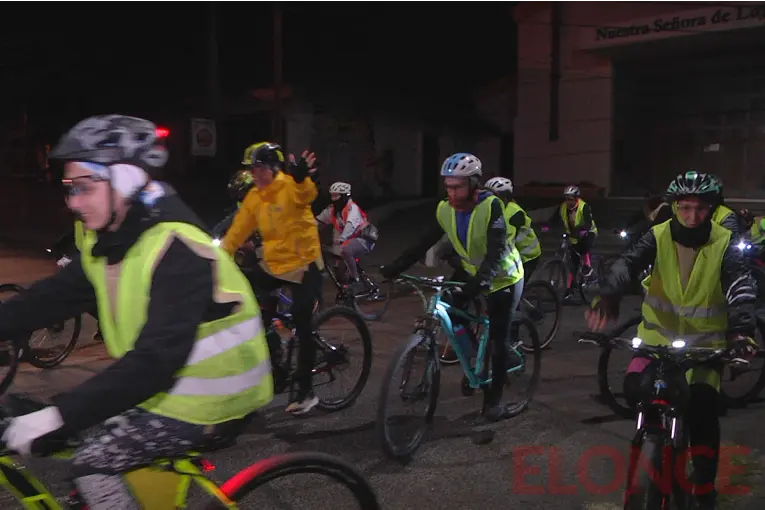 Ciclistas pedalean desde Paraná hacia Nogoyá para honrar a la Virgen del Carmen