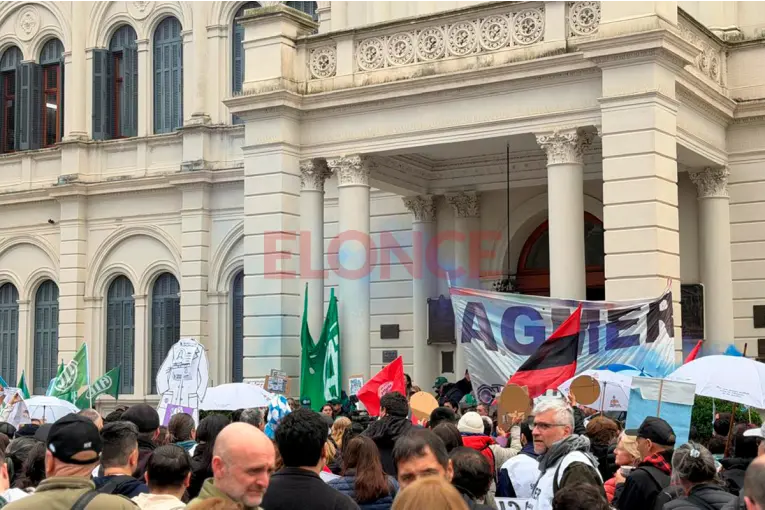 La Multisectorial calificó como "estafa y saqueo" a la media sanción de la reforma previsional