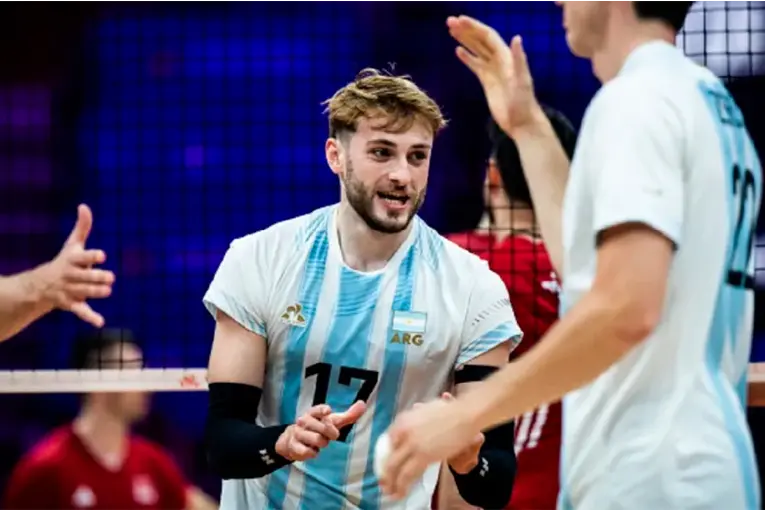 El paranaense Luciano Vicentín fue figura en la épica remontada de Argentina ante Canadá