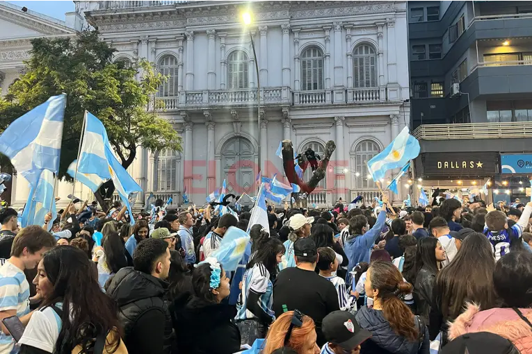 Festejos por el triunfo de Argentina: los cortes de tránsito y cómo circulan los colectivos