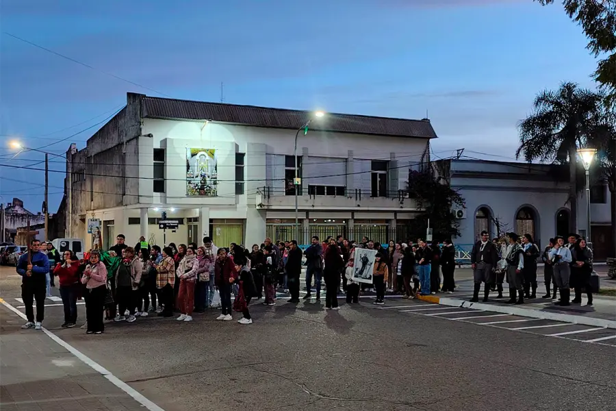 Llegada de peregrinos a la Bas&iacute;lica de Nogoy&aacute;