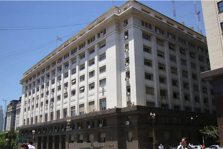 El Gobierno autorizó una nueva emisión de bonos y letras del Tesoro para financiarse