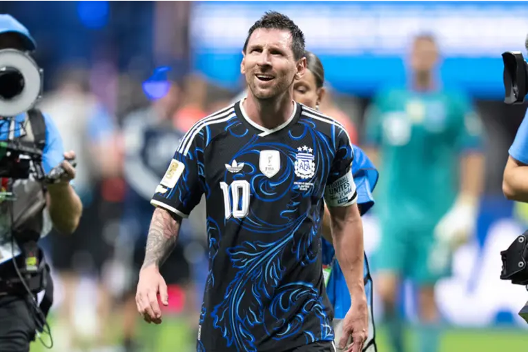 Messi le dedicó el triunfo a la gente que no tiene trabajo y no llega a fin de mes