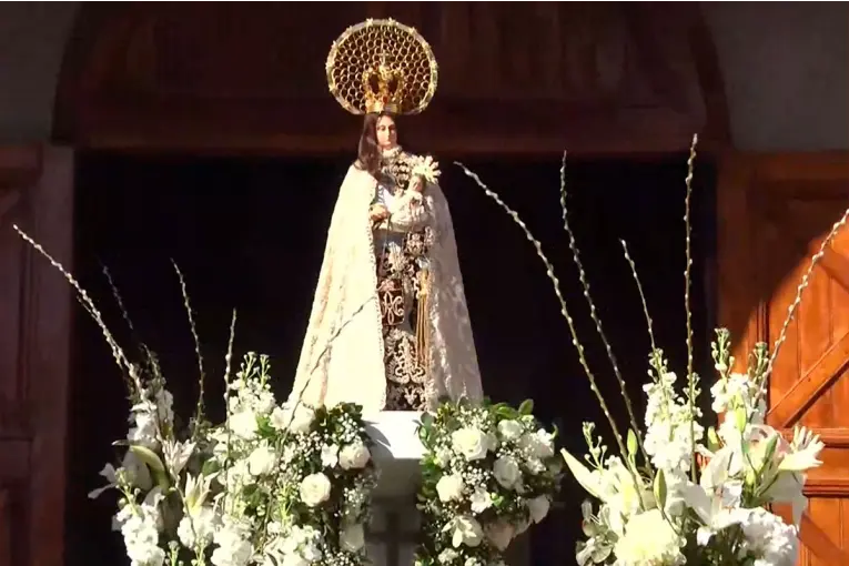 Festejos en Nogoyá por su aniversario y su patrona: emotivos testimonios durante la procesión