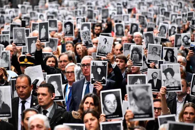 Con un fuerte reclamo por justicia, se realizó el acto a 32 años del atentado a la AMIA