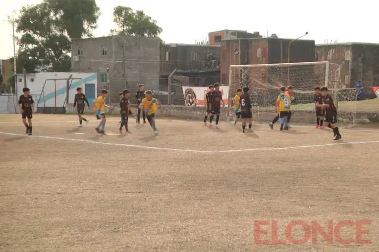 Más de mil chicos participan de un torneo de fútbol en Don Bosco