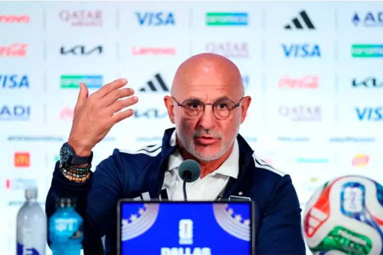 El DT español pidió que el árbitro "no actúe con permisividad" en la final ante Argentina