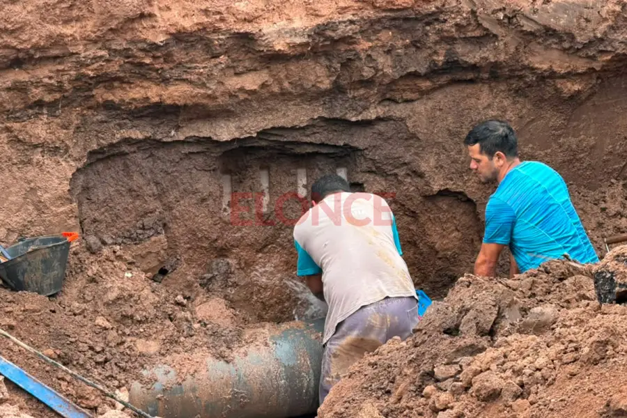 Reparan ca&ntilde;o maestro de 400mm en calle General Espejo (foto Elonce)