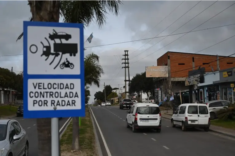 Gualeguaychú: desde este lunes, comienza a funcionar el sistema de fotomultas en semáforos