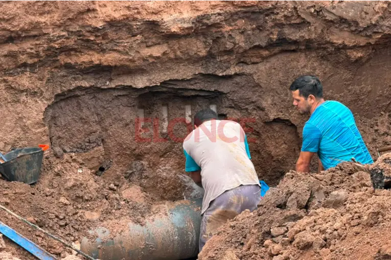 Se restablece gradualmente el servicio de agua potable en la zona sur de Paraná