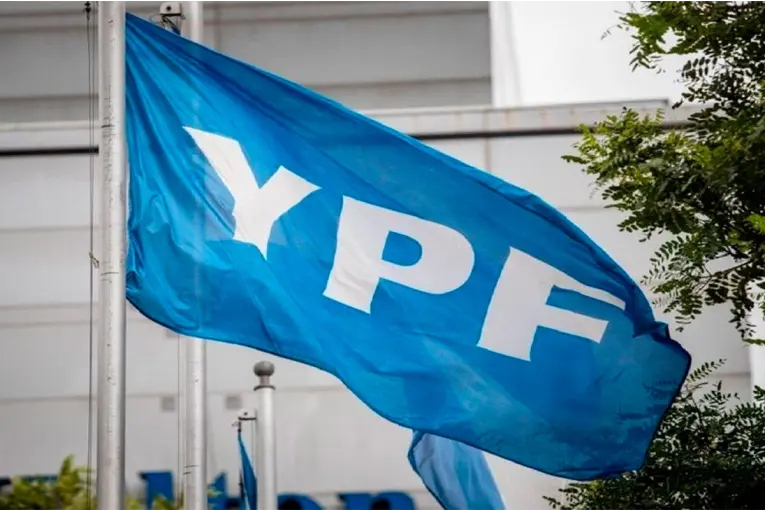 "Split": YPF desdoblará sus acciones para reducir el precio y sumar pequeños inversores