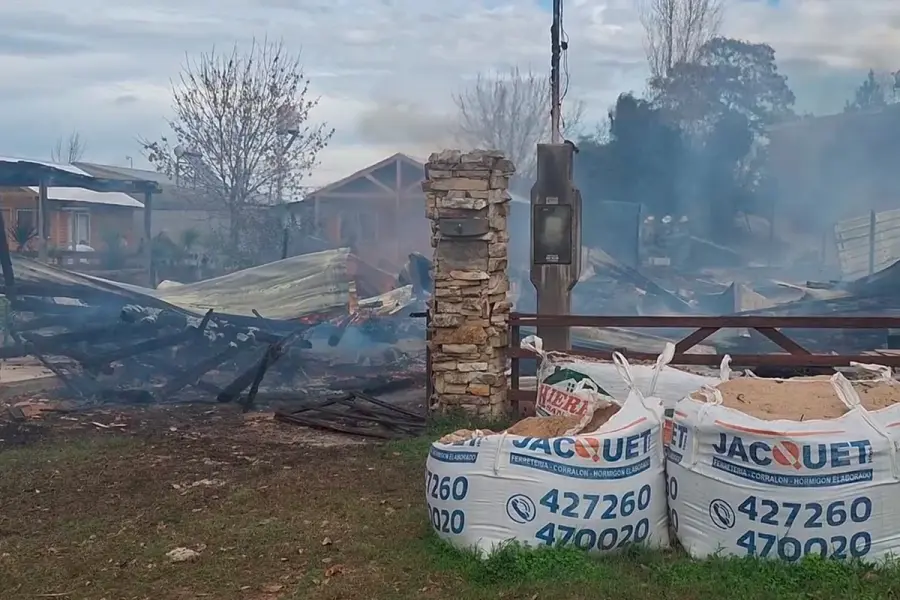 Voraz incendio en Colón (Canal 5 de Colón)