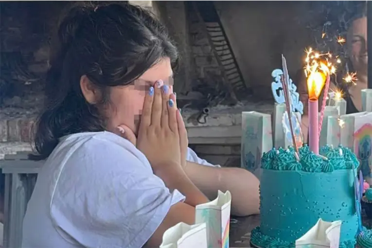 Buscan familia para una adolescente que sueña con compartir sus 15 años en un hogar