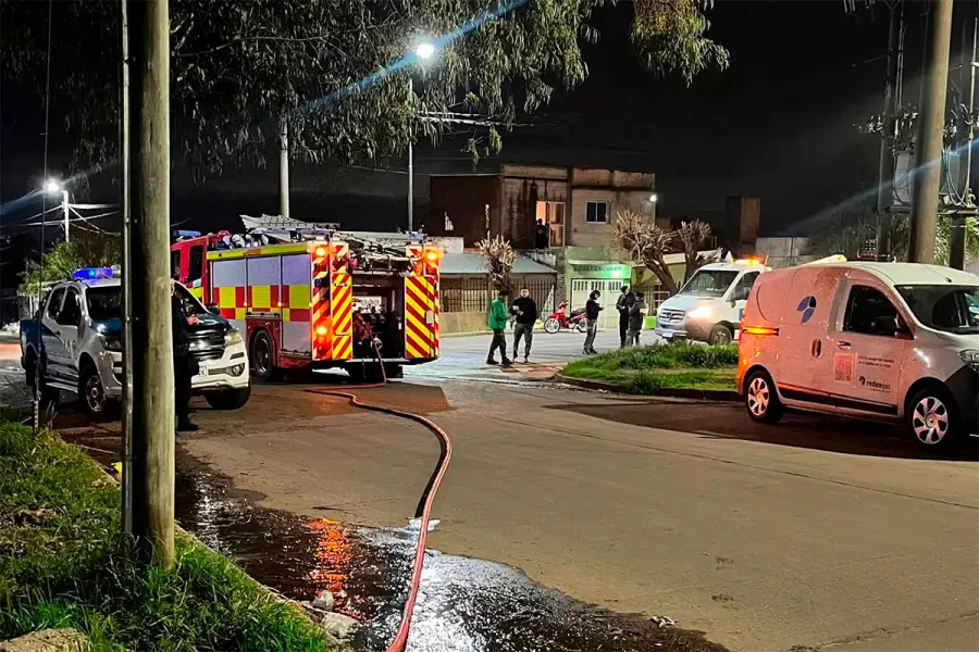 (Bomberos Voluntarios de Paraná)