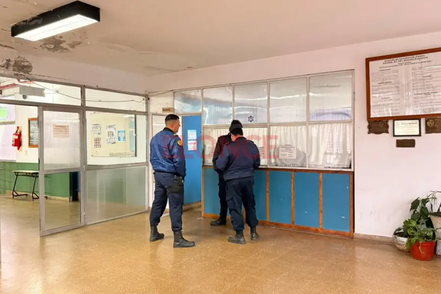 Robo en escuela Nº 181 "Osvaldo Magnasco" (foto Elonce)