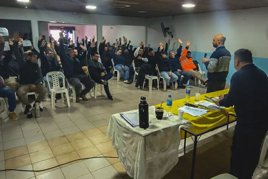 SOEVER aprob&oacute; un Plan de Acci&oacute;n Provincial en defensa de losempleados viales, del sistema previsional y de la Direcci&oacute;n Provincial de 
Vialidad.-