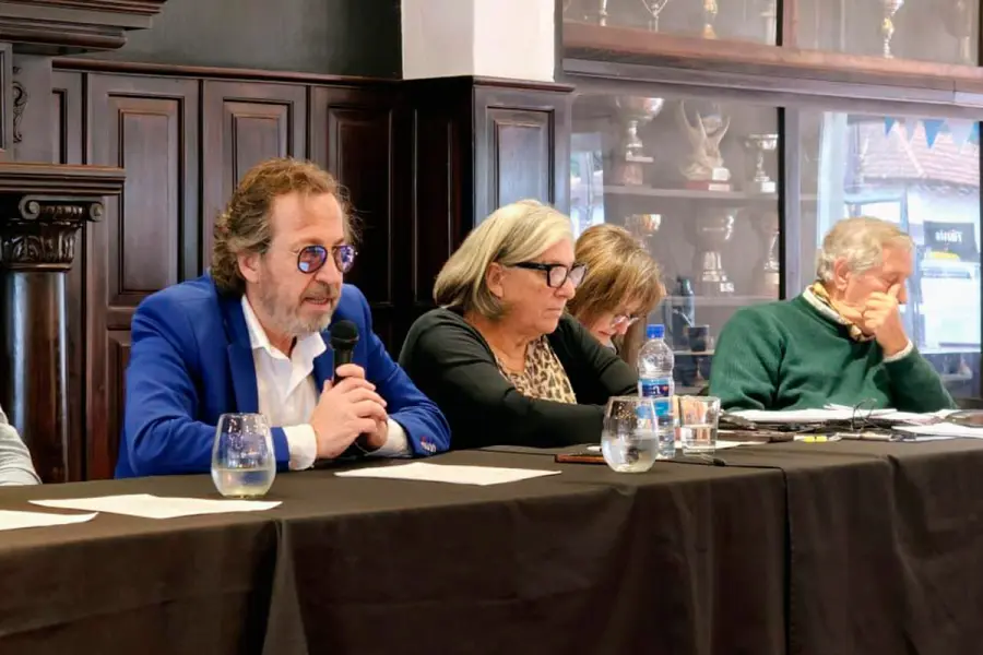 Asamblea de socios de Club Atl&eacute;tico Estudiantes (foto CAE)