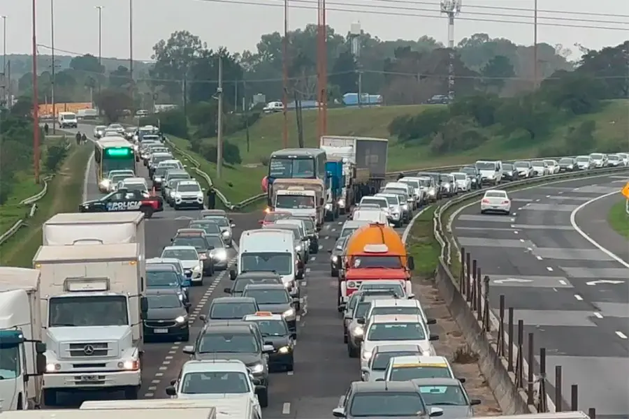 Demoras por accidente en la Ruta Nacional 168 (foto Aire de Santa Fe)