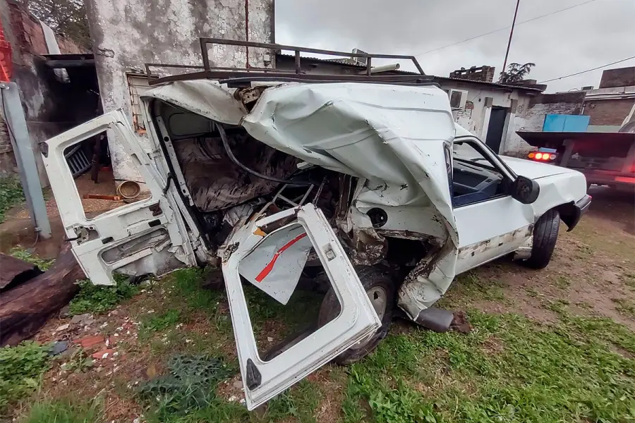 As&iacute; qued&oacute; la utilitaria tras choque fatal en Paran&aacute; (foto C&oacute;digos)