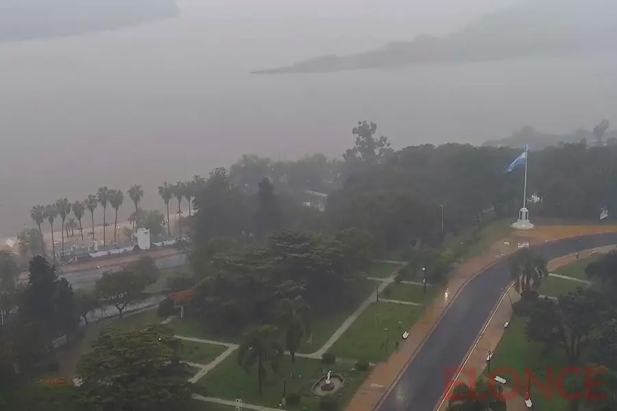 El s&aacute;bado comenz&oacute; con lluvias en Paran&aacute; (foto Elonce)