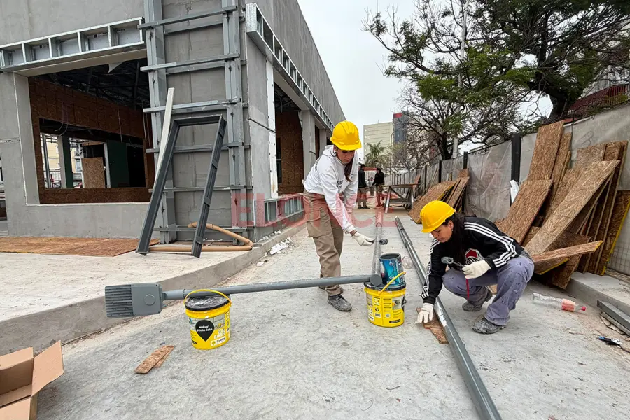 Mujeres ganan terreno en la construcci&oacute;n (foto Elonce)