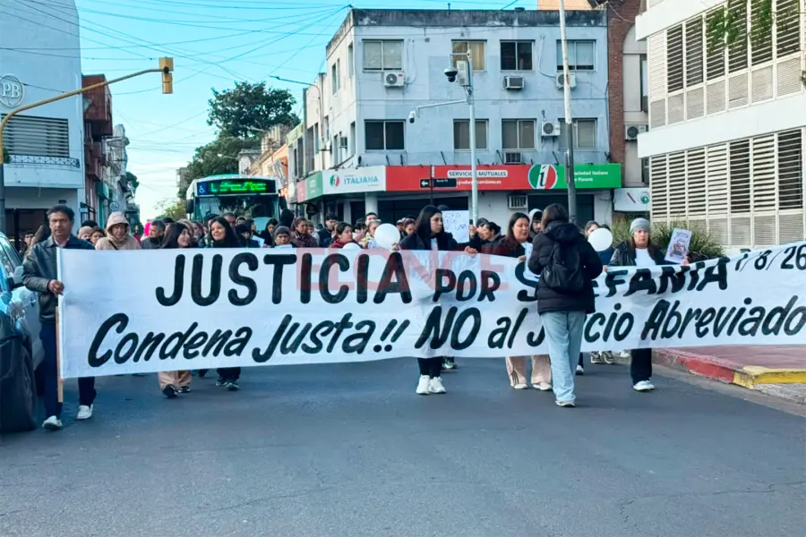 Pedido de justicia por choque fatal en Paran&aacute; (foto Elonce)