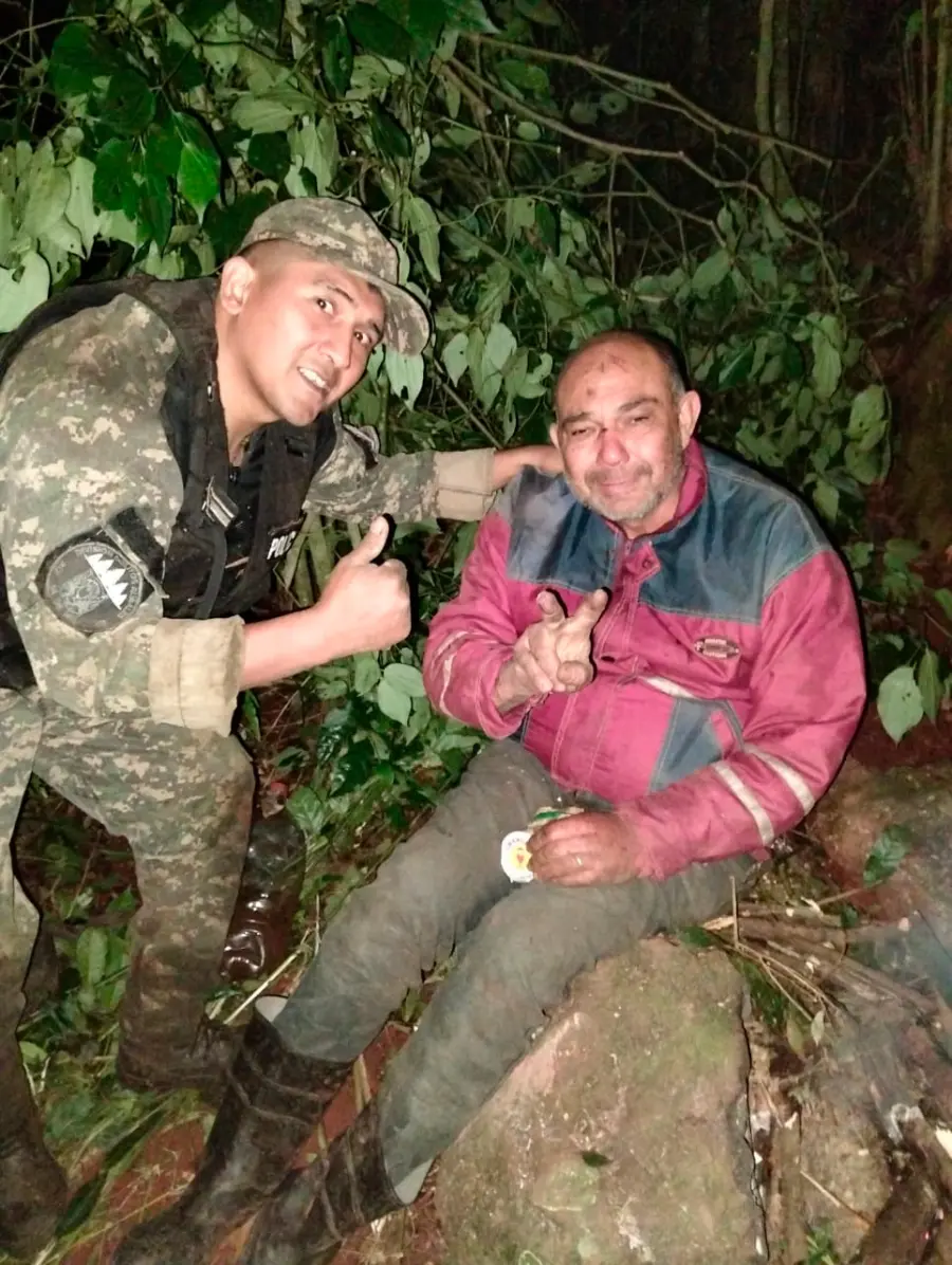 Se perdi&oacute; en el monte y sobrevivi&oacute; durmiendo en los &aacute;rboles.-