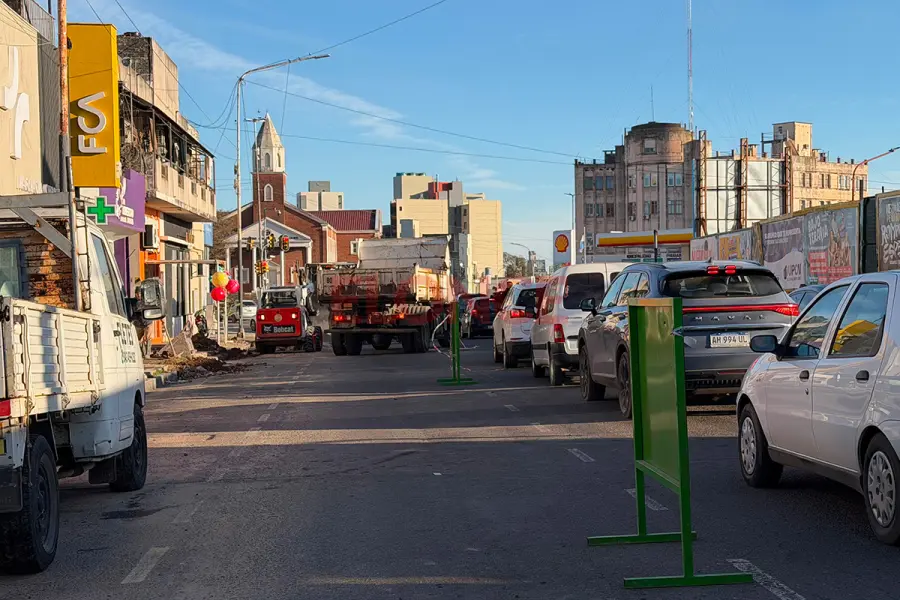 Restricciones de tr&aacute;nsito en Almafuerte por obras en la red de agua (foto Elonce)
