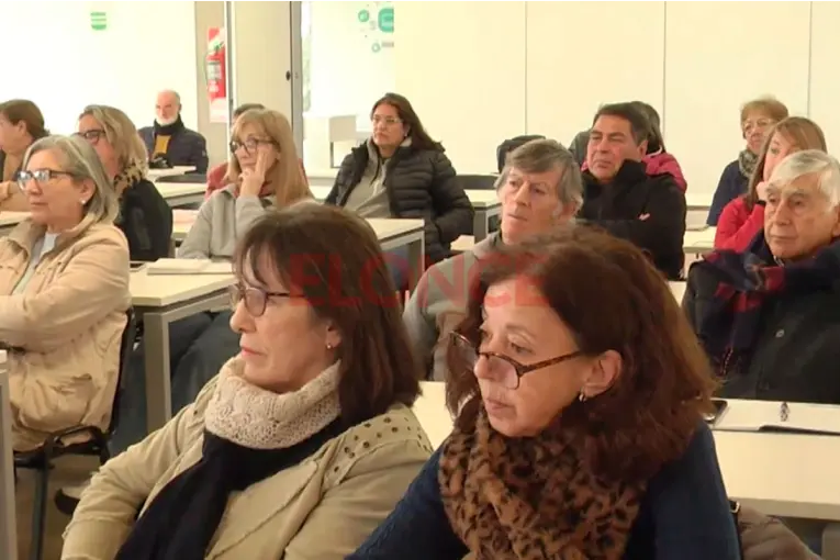 En este terreno somos analfabetos: resaltaron el valor del programa Mayores Conectados