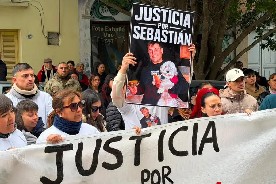 Pedido de justicia por el crimen de Sebastián Barreto en Diamante (foto Elonce)