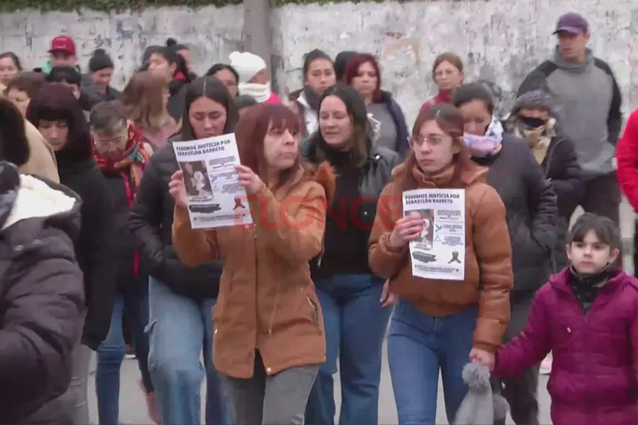 Pedido de justicia por el crimen de Sebasti&aacute;n Barreto en Diamante (foto Elonce)