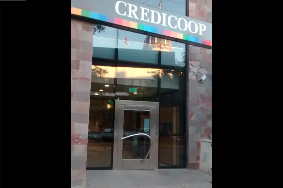 Sede de Credicoop en Paran&aacute;.-