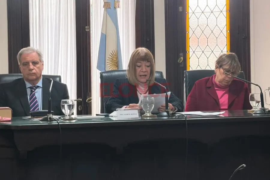 Los jueces Jos&eacute; Mar&iacute;a Escobar Cello, Noem&iacute; Berros y Emilce Rojas (foto Elonce)