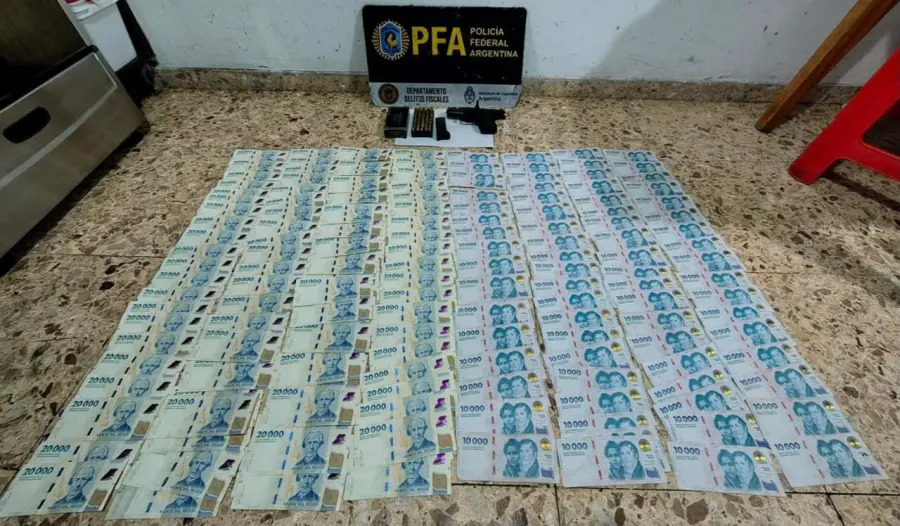 Parte del dinero incautado