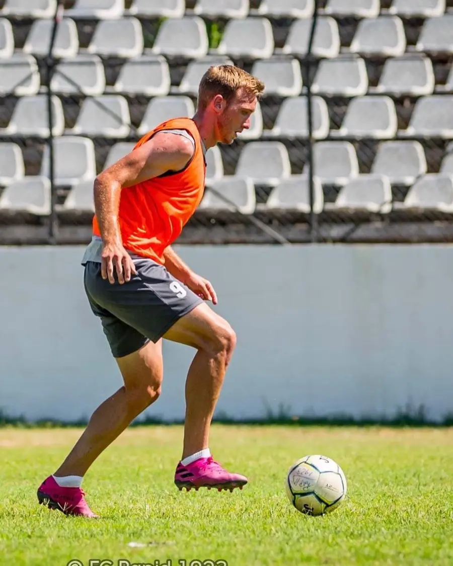 Instagram @matiasroskopf9