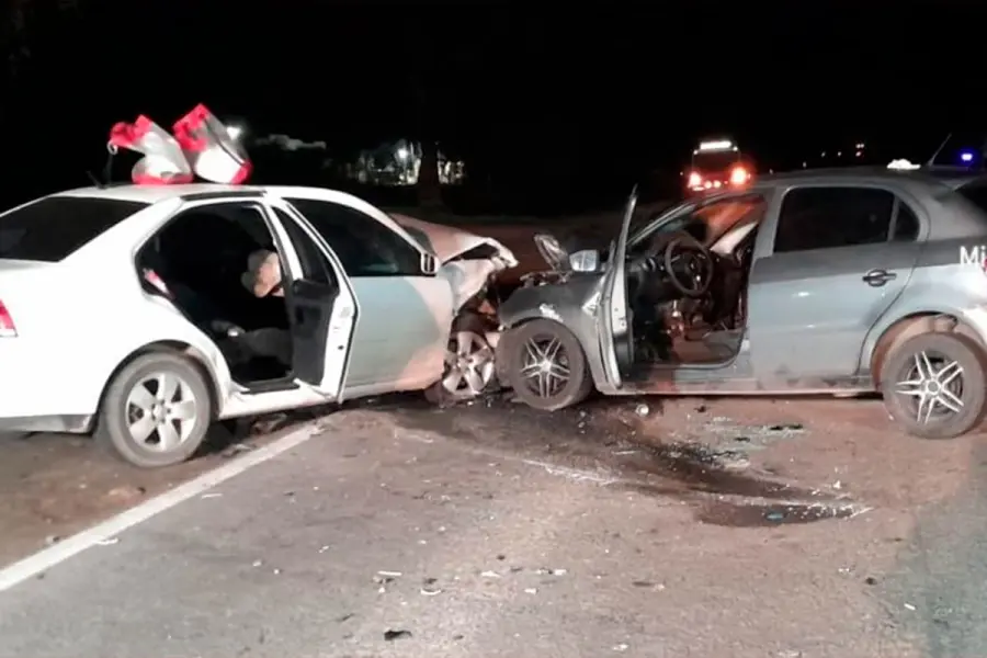 Murió uno de los jóvenes embestidos en la Ruta 135.-