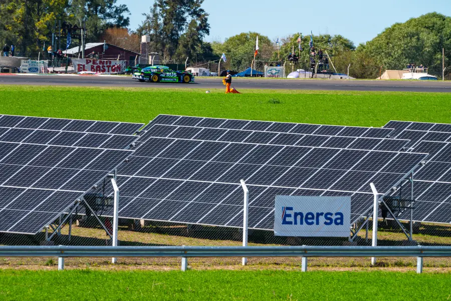 Parque Solar del Aut&oacute;dromo de Paran&aacute; (fuente Enersa)