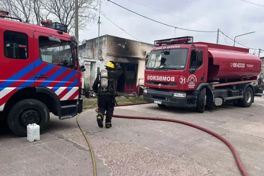 Incendio en Gualeguaych&uacute;. Foto: R2820.