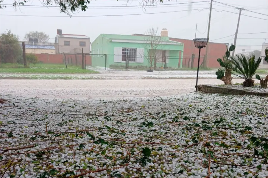 Granizada en General Ram&iacute;rez.-