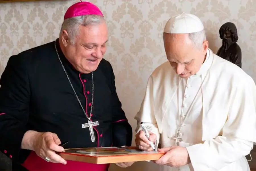 Marcelo Colombo y el papa Le&oacute;n XIV, quien vendr&aacute; a la Argentina en noviembre.